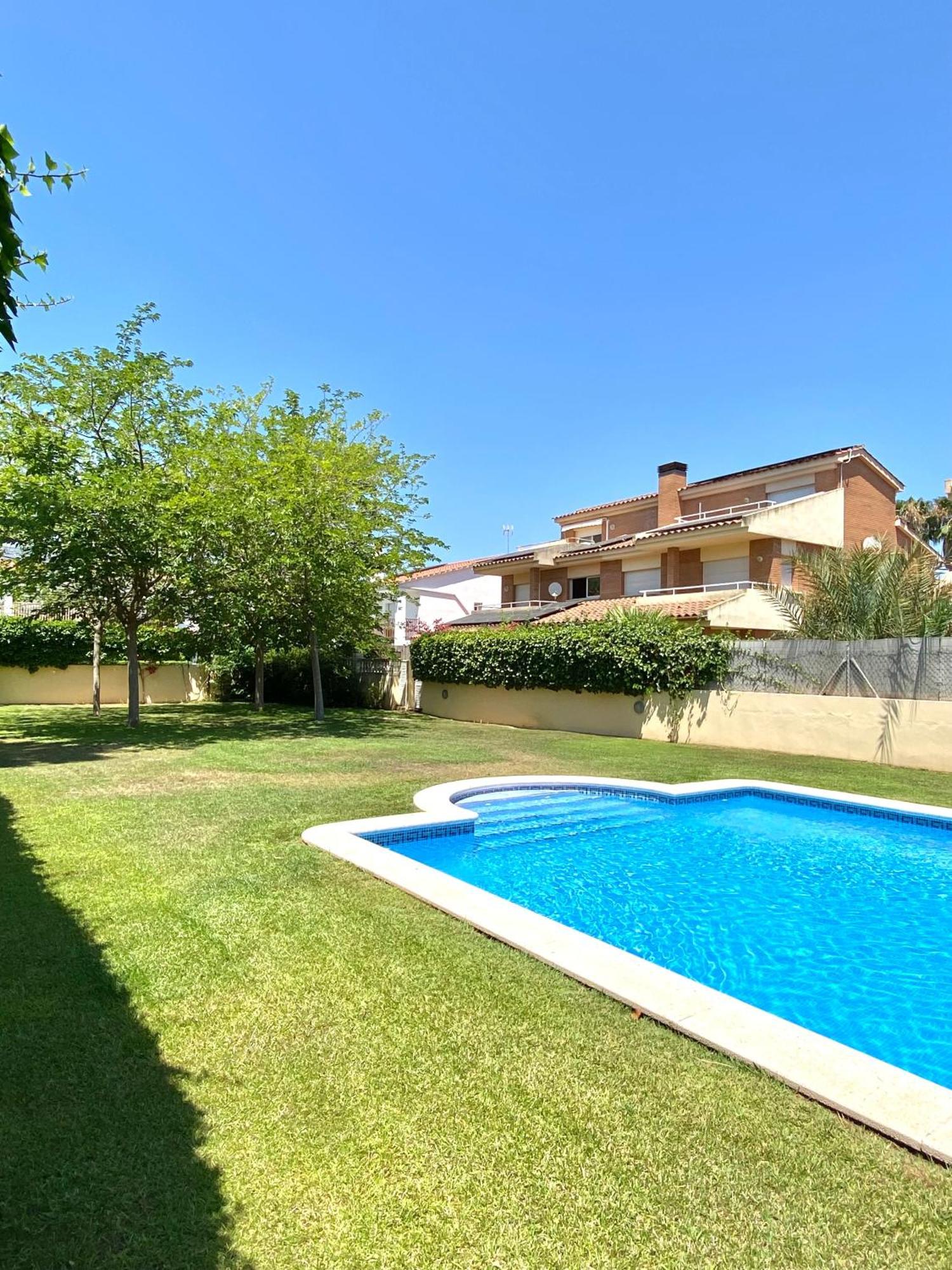 Villa Isabel Sitges, Rocamar Sant Pere De Ribes Exterior photo